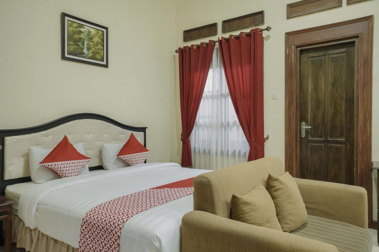 OYO 804 Ndalem Maharani Guest House Yogyakarta Bagian luar foto