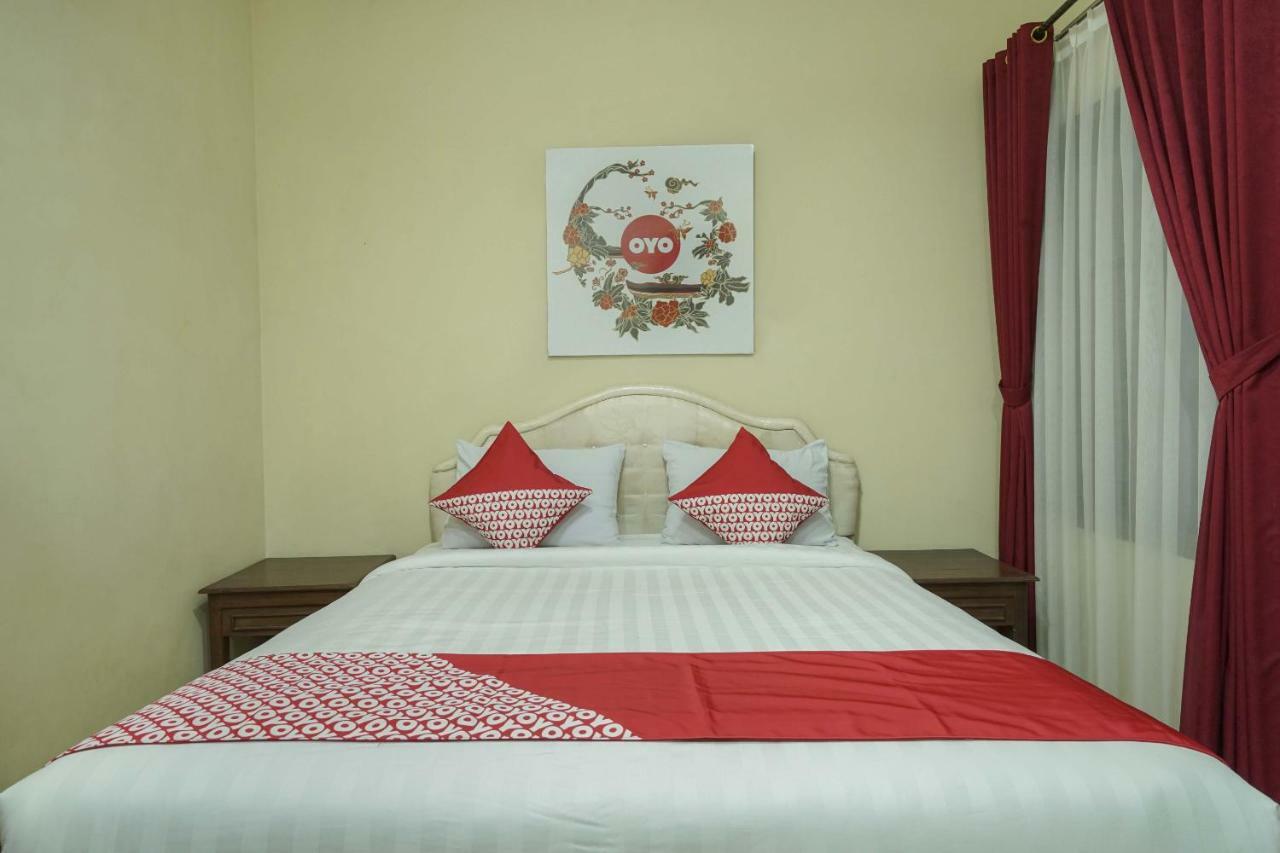 OYO 804 Ndalem Maharani Guest House Yogyakarta Bagian luar foto