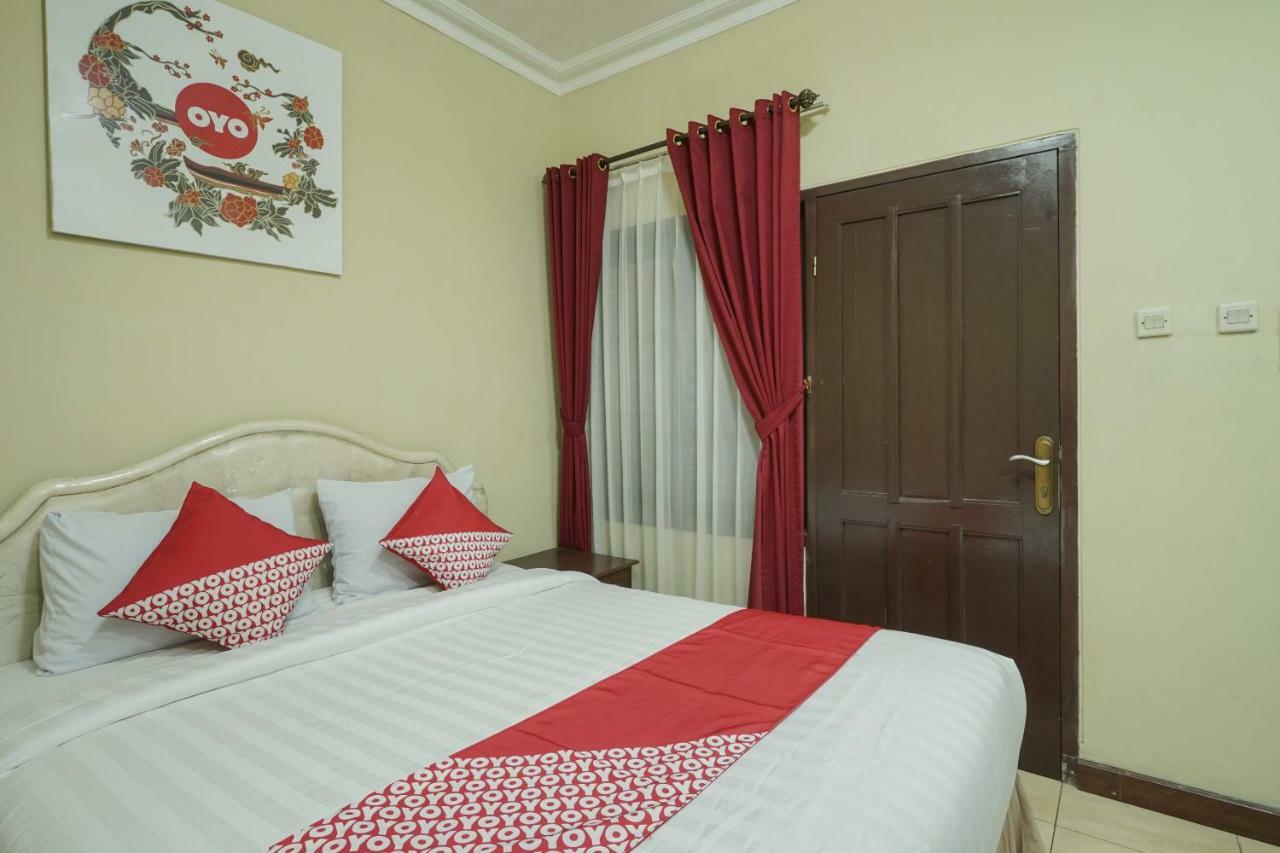 OYO 804 Ndalem Maharani Guest House Yogyakarta Bagian luar foto
