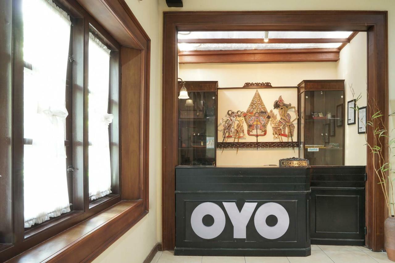 OYO 804 Ndalem Maharani Guest House Yogyakarta Bagian luar foto