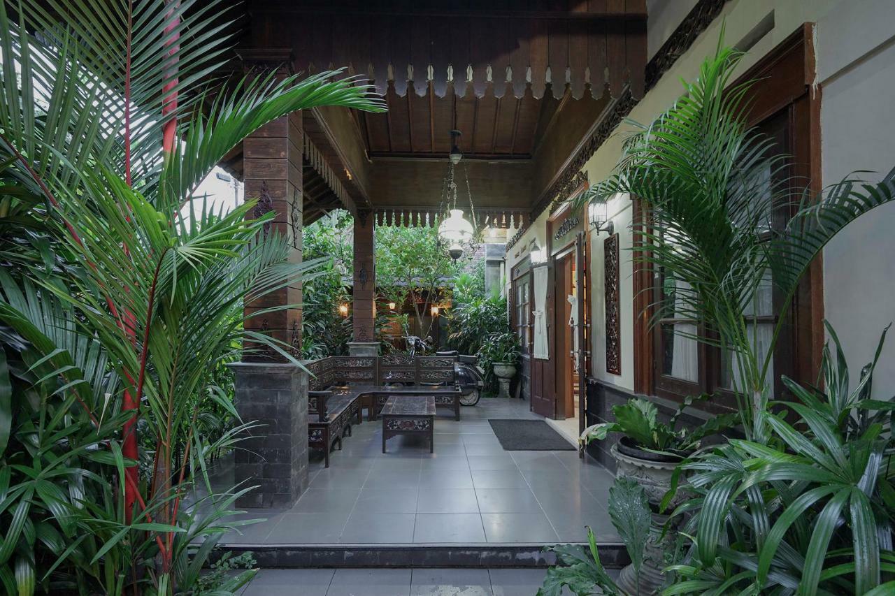 OYO 804 Ndalem Maharani Guest House Yogyakarta Bagian luar foto