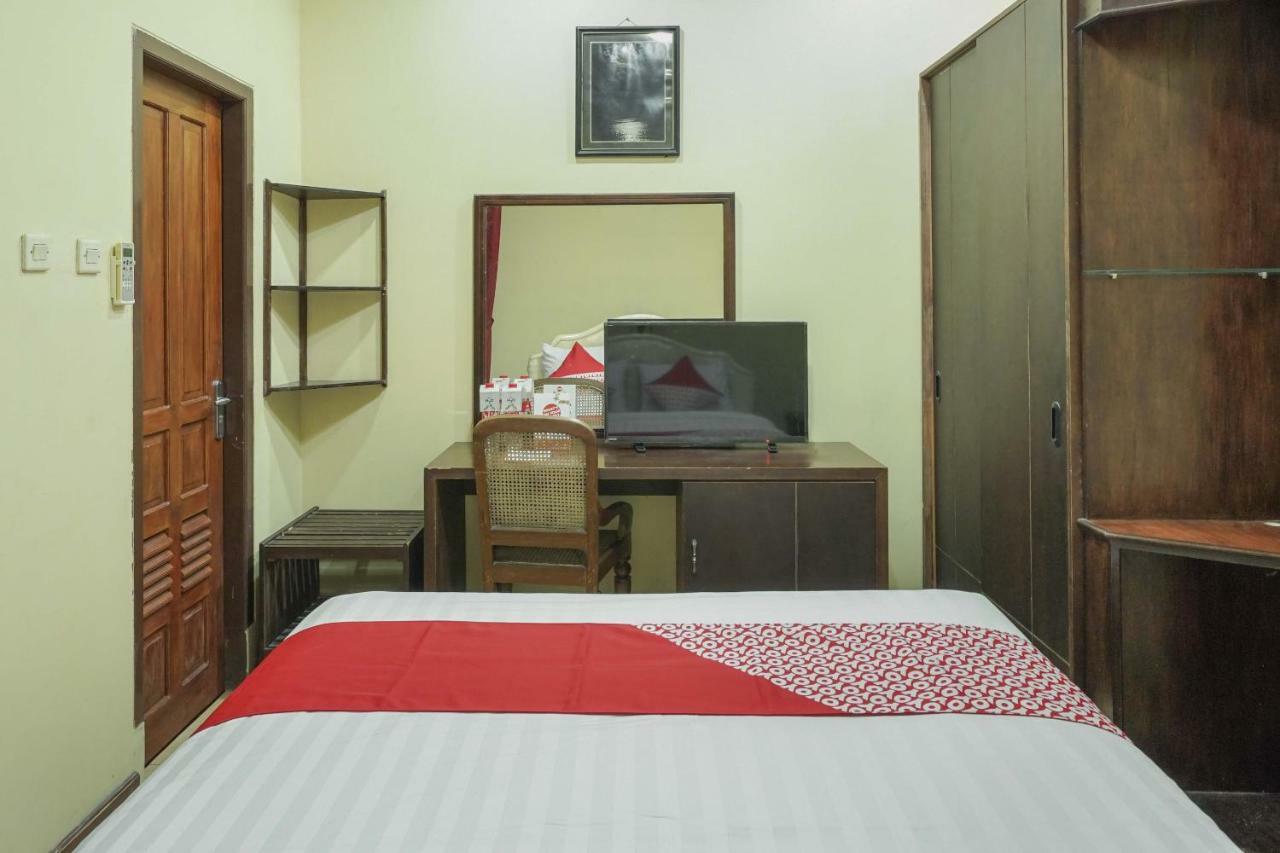 OYO 804 Ndalem Maharani Guest House Yogyakarta Bagian luar foto