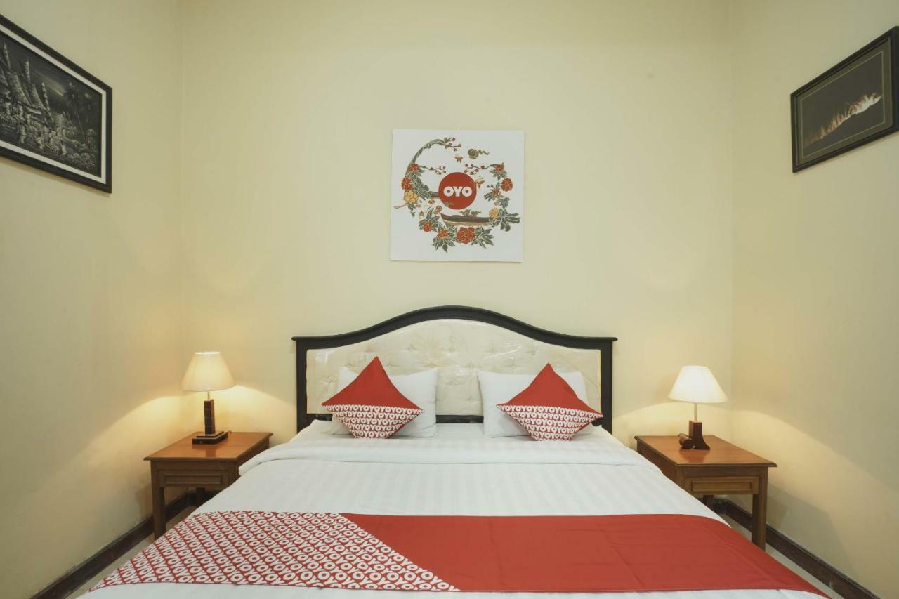 OYO 804 Ndalem Maharani Guest House Yogyakarta Bagian luar foto