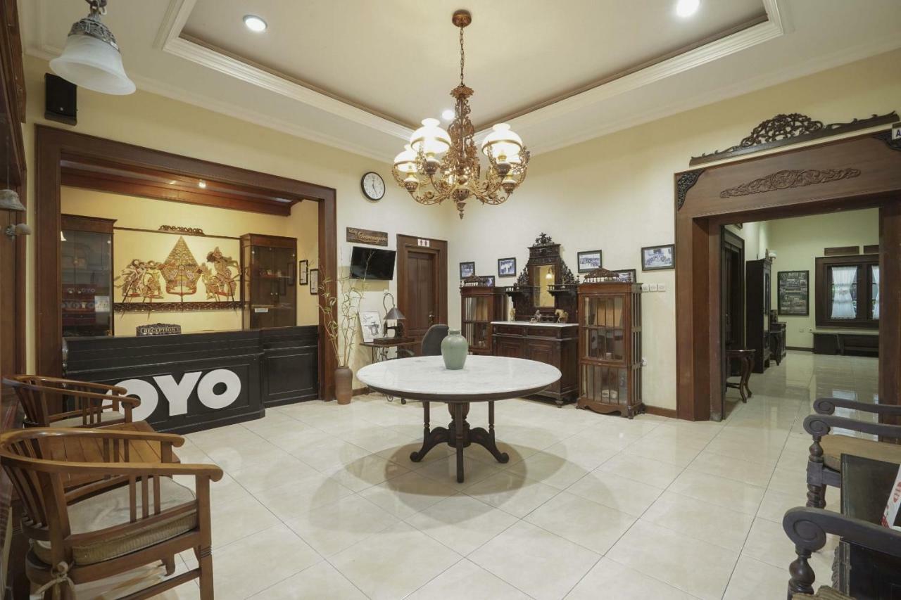 OYO 804 Ndalem Maharani Guest House Yogyakarta Bagian luar foto
