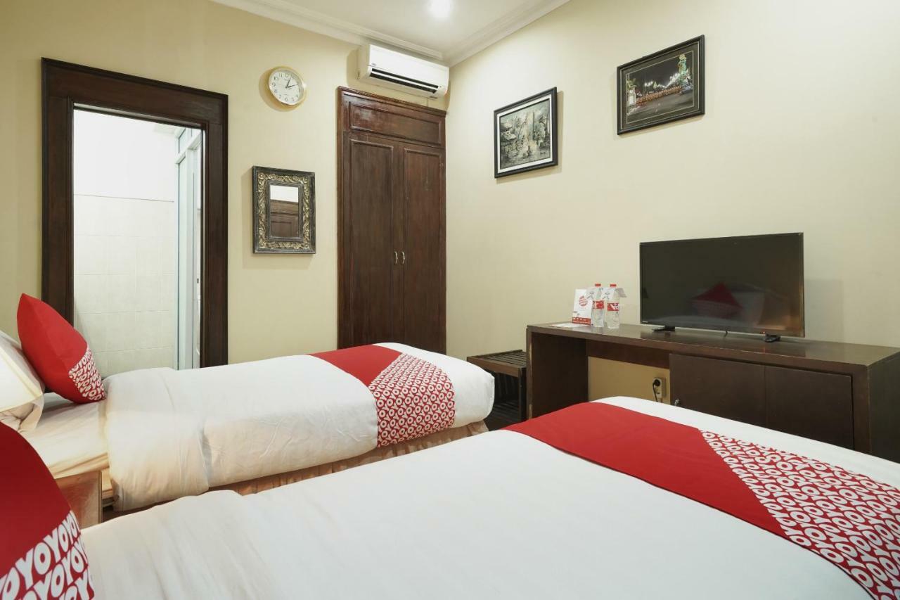 OYO 804 Ndalem Maharani Guest House Yogyakarta Bagian luar foto