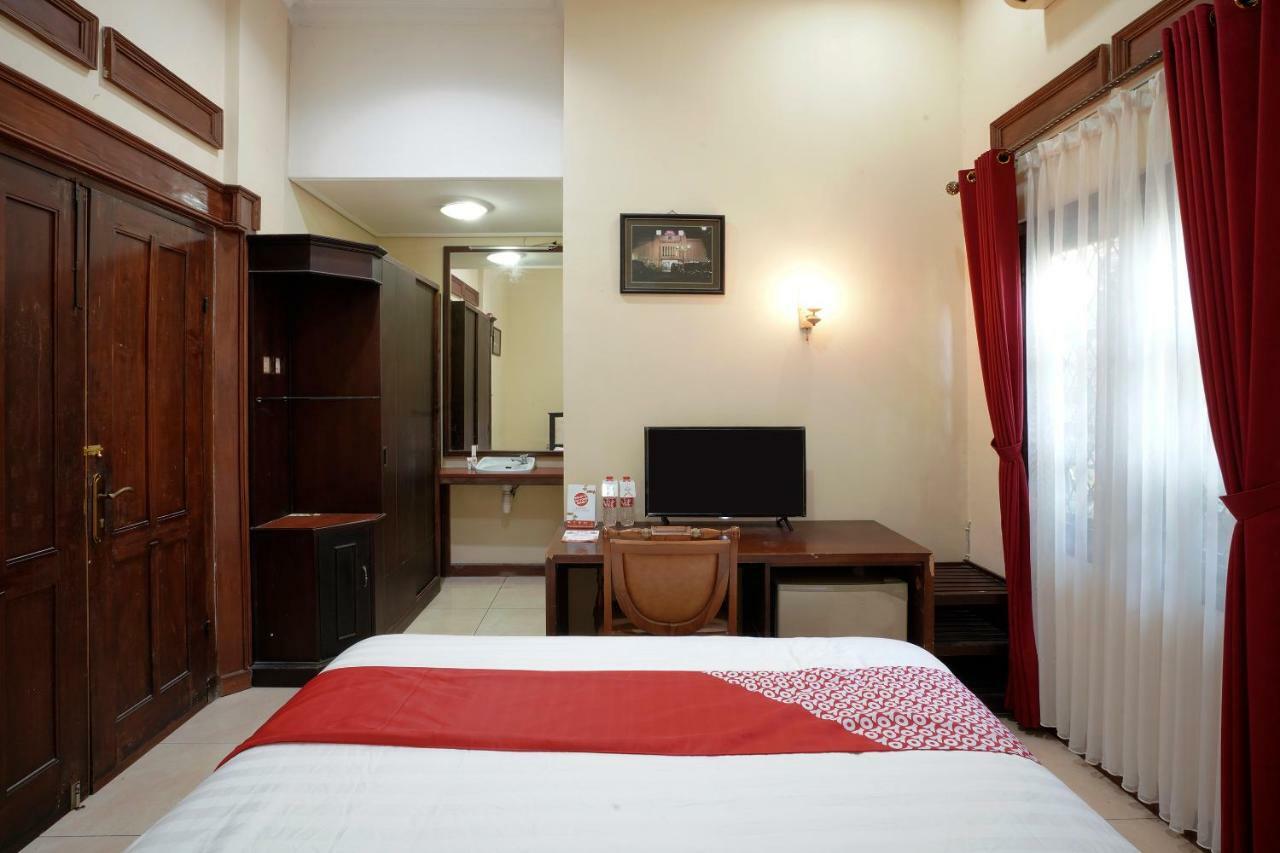 OYO 804 Ndalem Maharani Guest House Yogyakarta Bagian luar foto