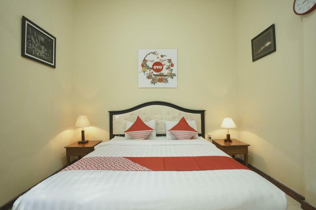 OYO 804 Ndalem Maharani Guest House Yogyakarta Bagian luar foto