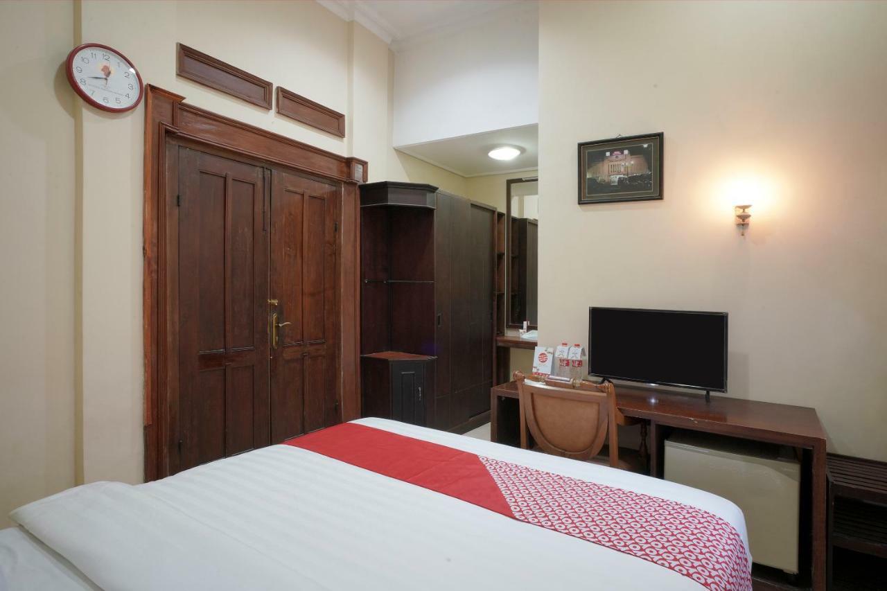 OYO 804 Ndalem Maharani Guest House Yogyakarta Bagian luar foto